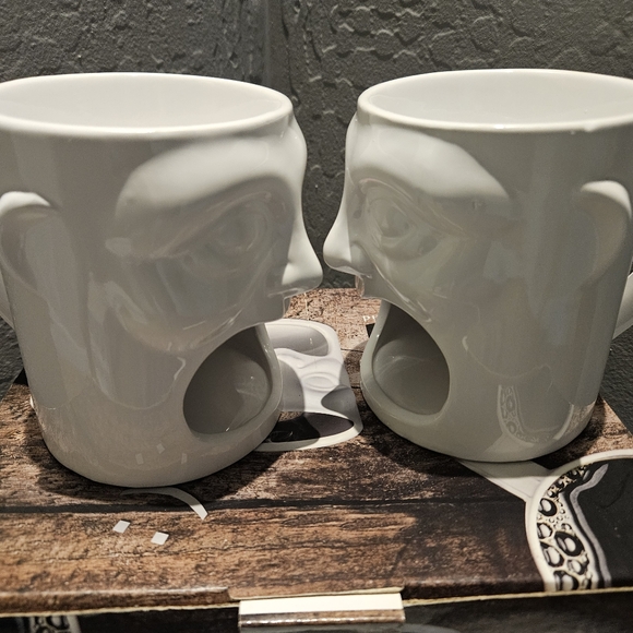 Two Matching Face Coffee Mugs Cordon Bleu - Picture 2 of 5
